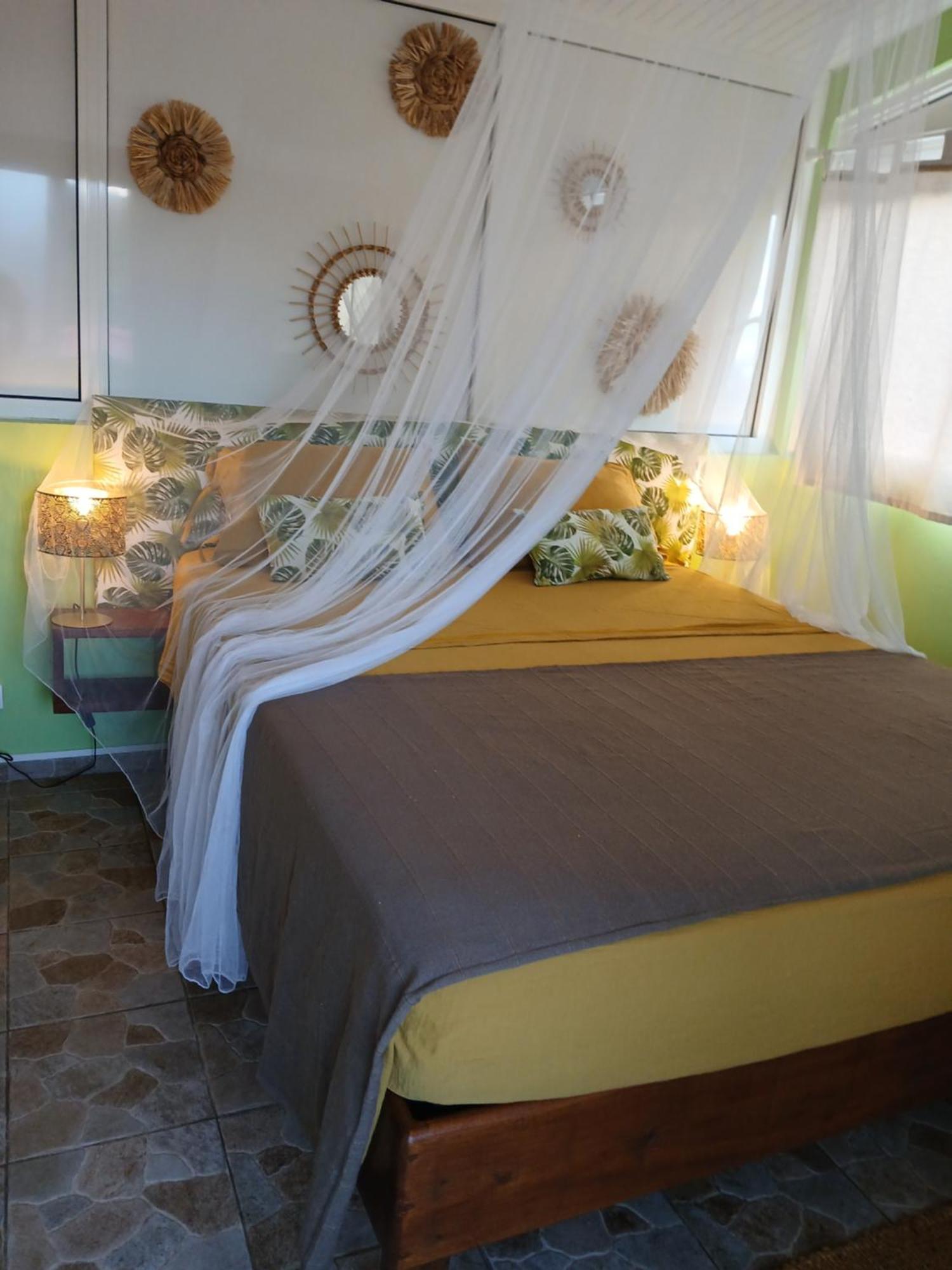Maisonnette Atypique Au Coeur De La Martinique Riviere-Salee Luaran gambar